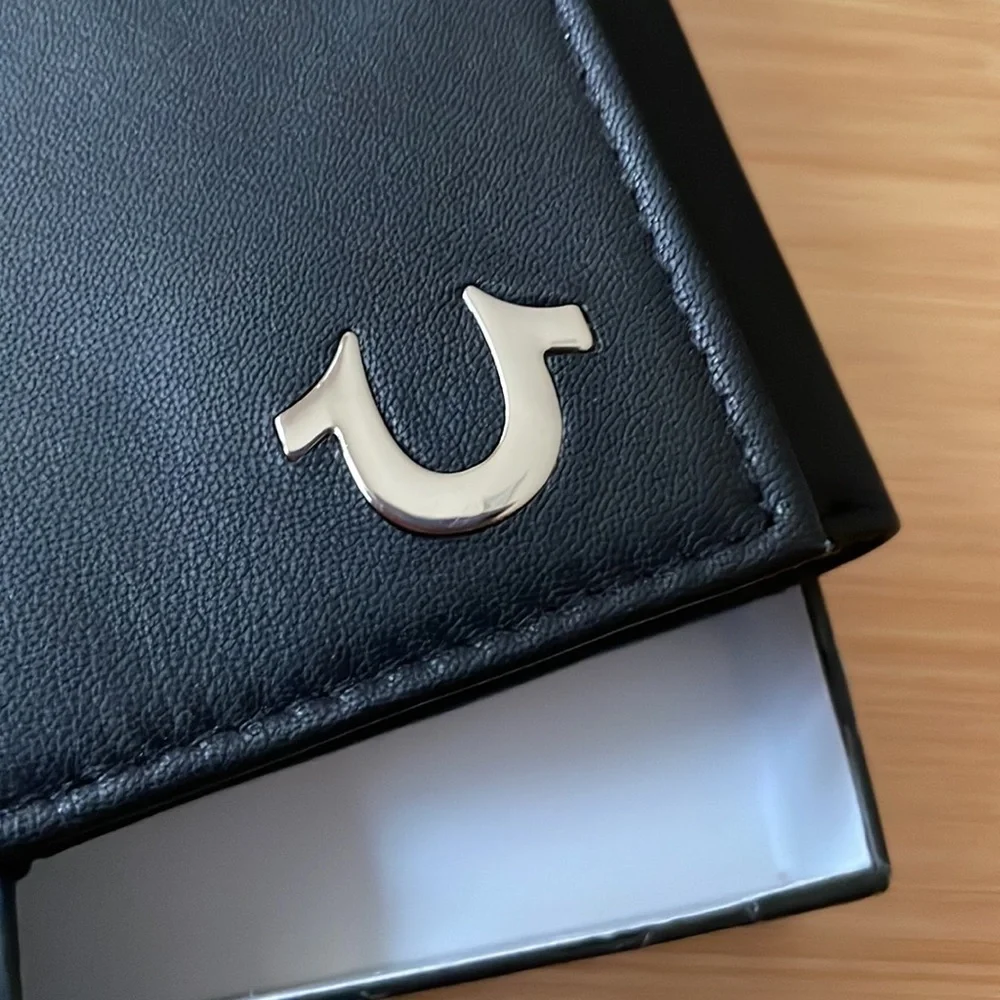Brand New True Religion Genuine Leather Black Men’s Kincaid Wallet w/ Desk Valet